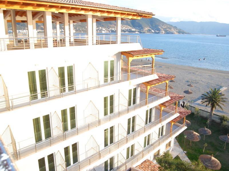 Europa Grand Resort Vlorë Esterno foto