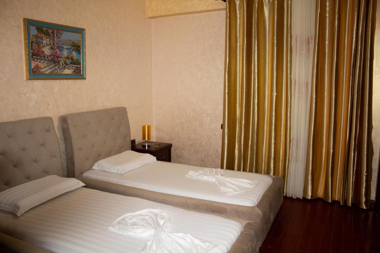 Europa Grand Resort Vlorë Esterno foto