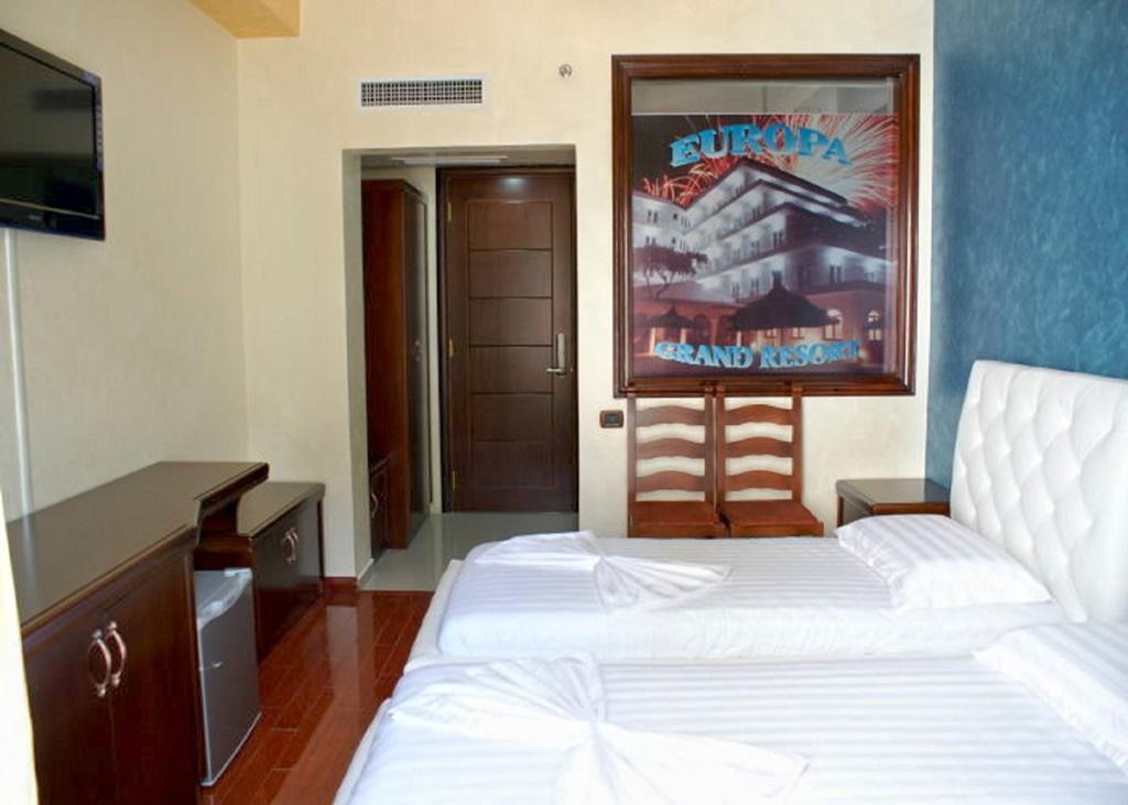 Europa Grand Resort Vlorë Esterno foto