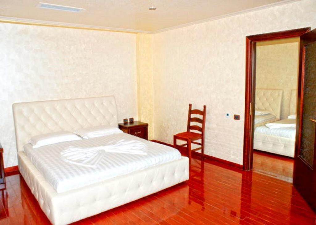 Europa Grand Resort Vlorë Esterno foto